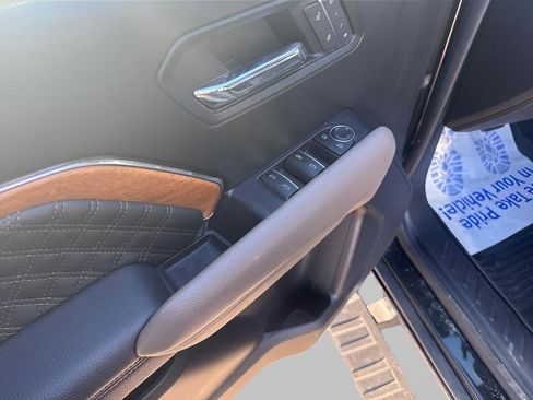 Used 2023 GMC Canyon Denali image 19