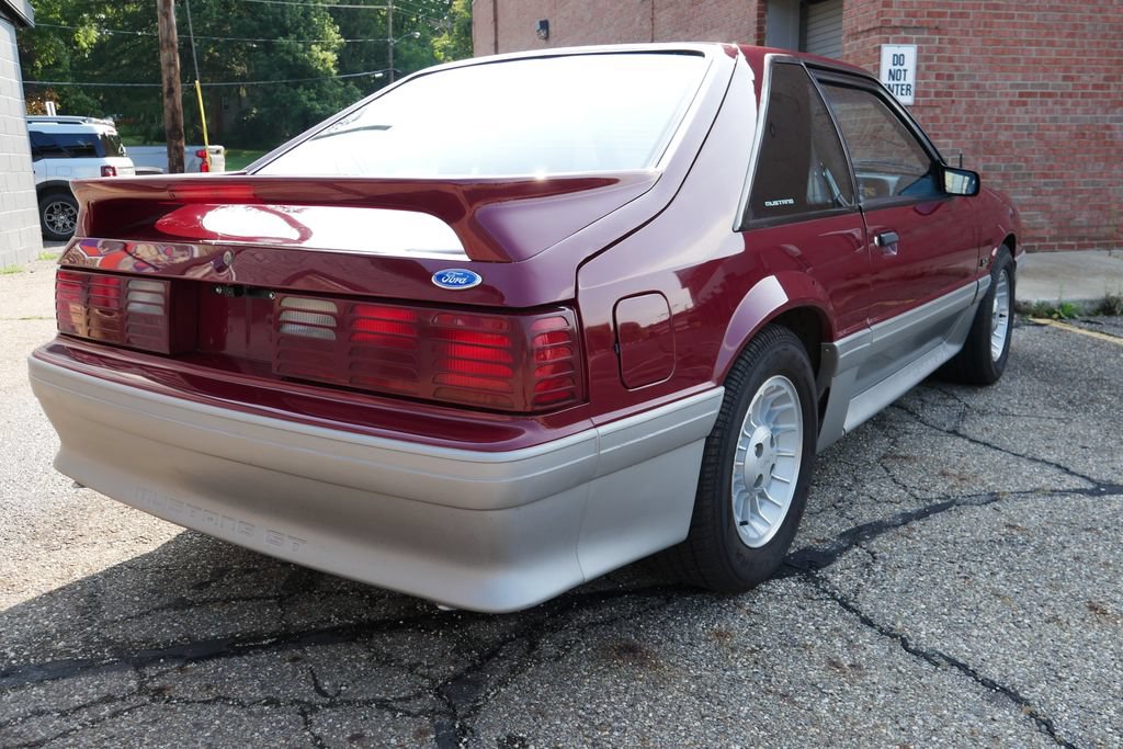Used 1989 Ford Mustang GT RWD image 5