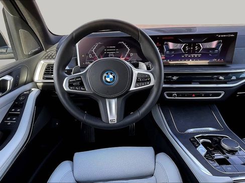 Used 2025 BMW X5 xDrive50e w/ M Sport Package AWD/4WD image 8