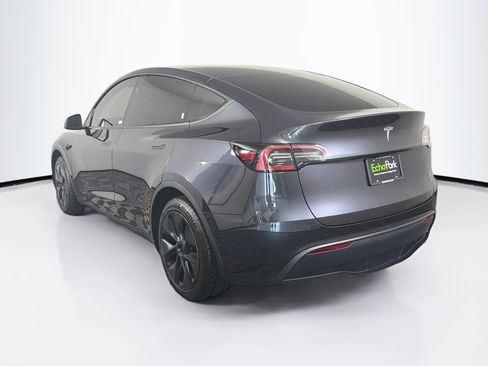 Used 2024 Tesla Model Y Long Range RWD image 5