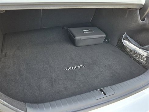 Used 2025 Genesis G70 2.5T image 13