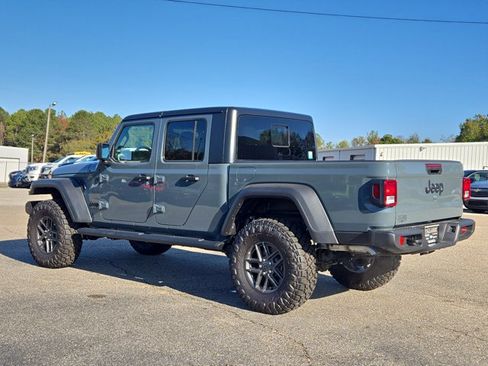 New 2025 Jeep Gladiator Sport image 9