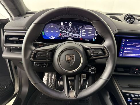 Certified 2025 Porsche Macan Turbo Electric AWD/4WD image 36