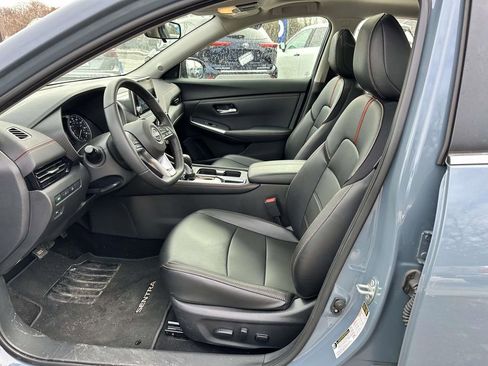 Used 2024 Nissan Sentra SR w/ SR Premium Package FWD image 11