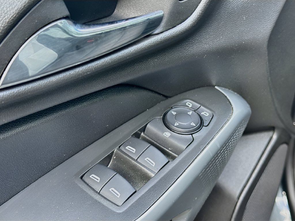 Used 2025 Chevrolet Trax LS FWD image 17