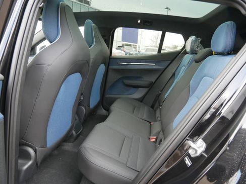 New 2026 Volvo EX30 Cross Country Ultra image 6