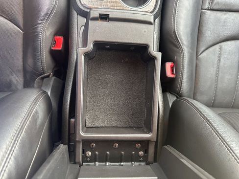 Used 2015 GMC Acadia SLT image 8