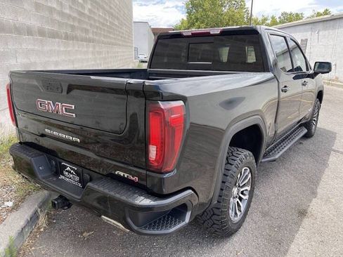 Used 2021 GMC Sierra 1500 AT4 w/ AT4 Preferred Package AWD/4WD image 4