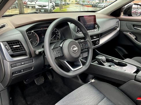 Used 2023 Nissan Rogue SV image 15