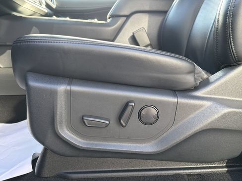 Used 2024 Ford Expedition XLT AWD/4WD image 24