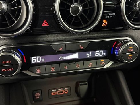 Used 2025 Nissan Sentra SR w/ Midnight Edition FWD image 18
