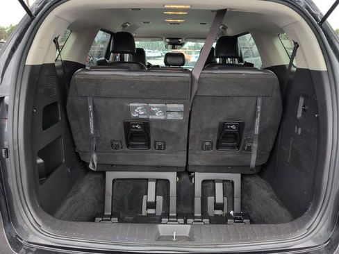 Used 2022 Kia Carnival LX image 27