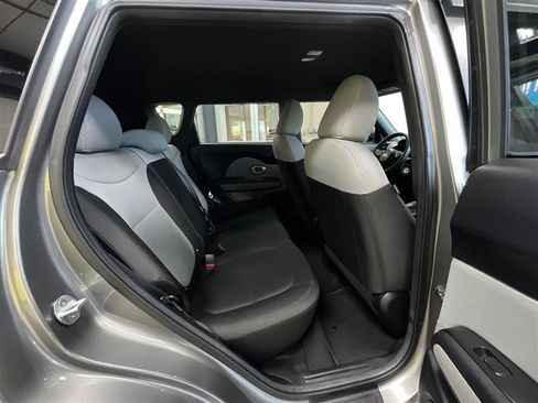 Used 2016 Kia Soul FWD image 23