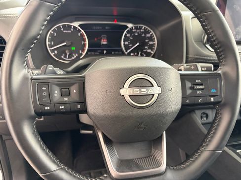 Used 2025 Nissan Rogue SV AWD/4WD image 29