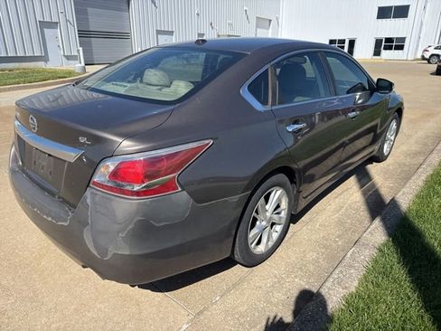 Used 2015 Nissan Altima 2.5 SL w/ Technology Package FWD image 9