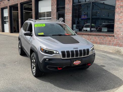Used 2020 Jeep Cherokee Trailhawk AWD/4WD image 2