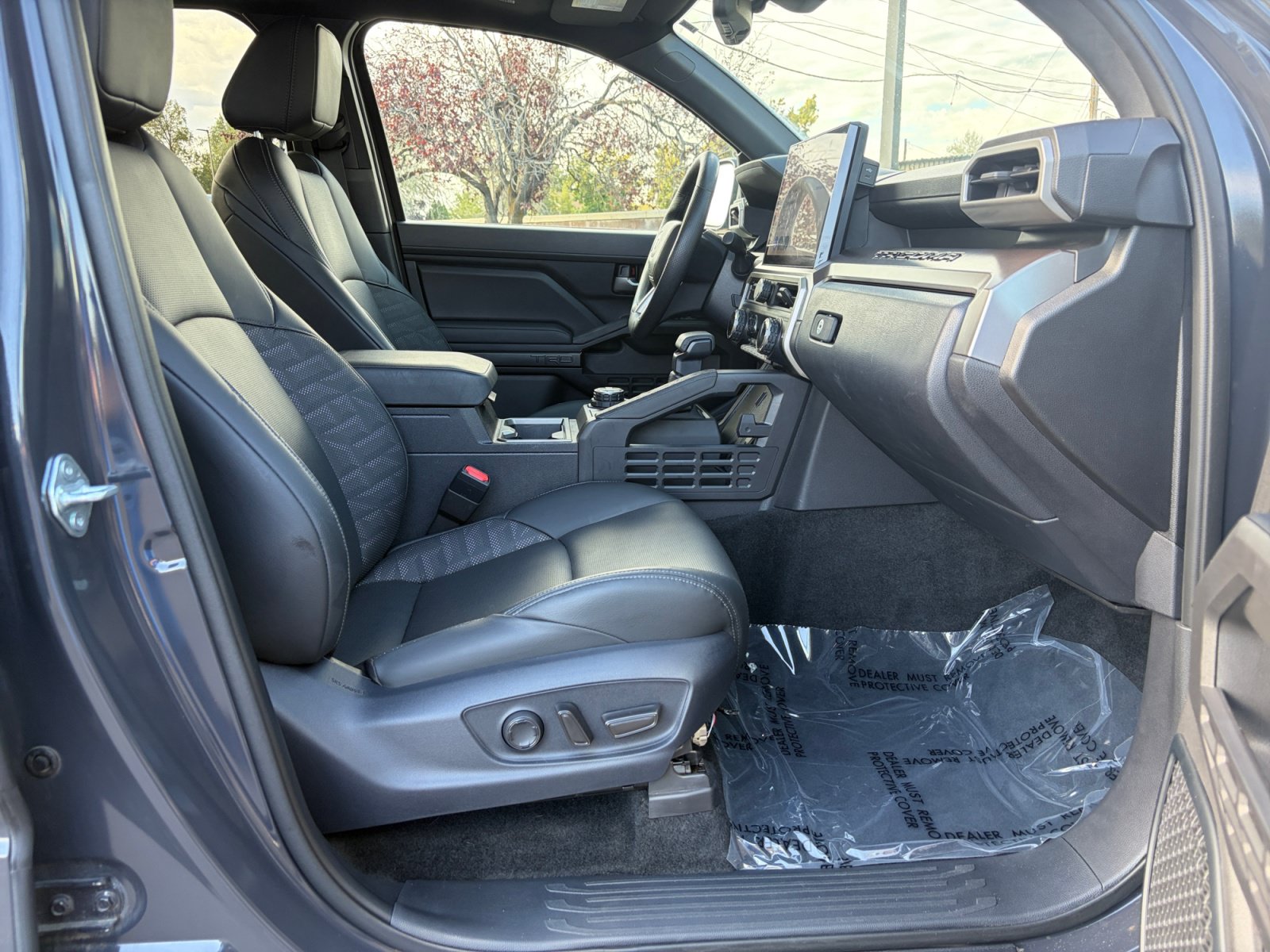 Used 2024 Toyota Tacoma TRD Off-Road w/ TRD Off Road Premium Package AWD/4WD image 28