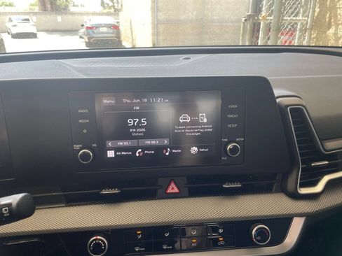 Used 2025 Kia Sportage LX FWD image 17