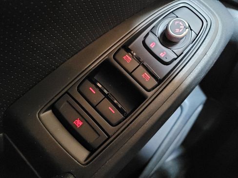 Used 2018 Subaru Impreza 2.0i Limited image 32