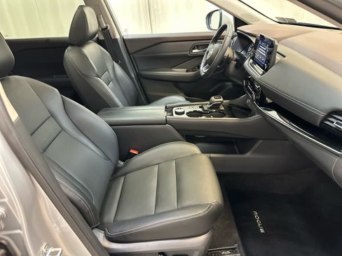 Certified 2022 Nissan Rogue SL w/ SL Premium Package image 14