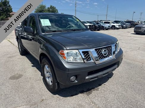 Used 2013 Nissan Frontier SV RWD image 3