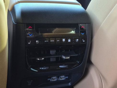 Used 2024 Jeep Grand Cherokee L Summit image 15