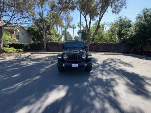 Used 2025 Jeep Wrangler Unlimited Rubicon image 16