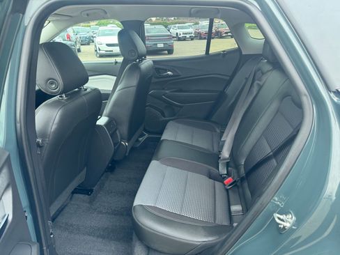Used 2025 Chevrolet Trax LT image 25