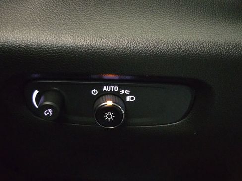 Used 2023 Chevrolet Traverse High Country AWD/4WD image 23