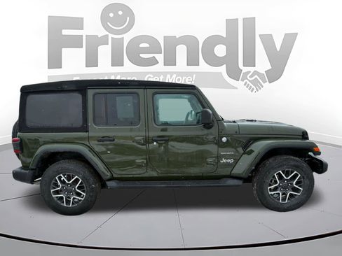 Used 2024 Jeep Wrangler Sahara image 4