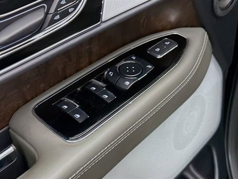 Used 2024 Lincoln Navigator Black Label image 18