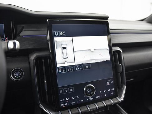 Used 2025 GMC Acadia AT4 image 20