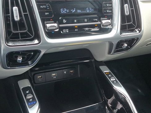 Certified 2023 Kia Sorento SX Prestige AWD/4WD image 15