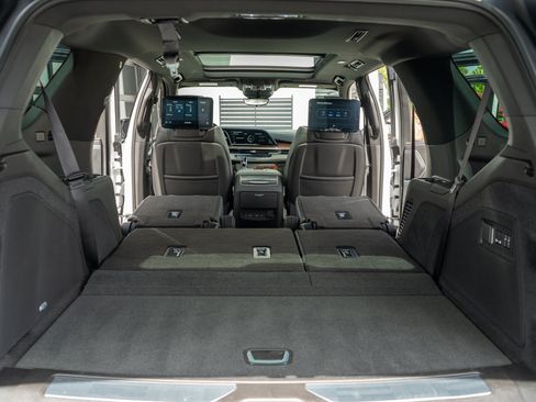 Used 2021 Cadillac Escalade Premium Luxury w/ LPO, Radiant Package AWD/4WD image 69