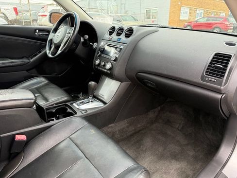 Used 2011 Nissan Altima 3.5 SR w/ 3.5SR Premium Pkg FWD image 23