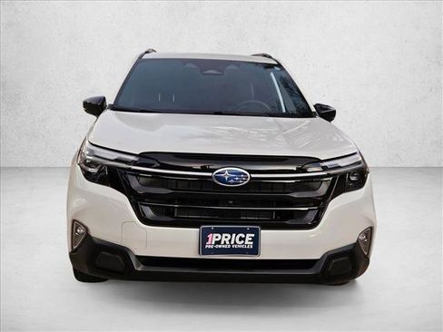 Used 2025 Subaru Forester Touring image 2