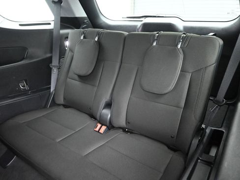 Used 2022 Ford Explorer XLT image 23