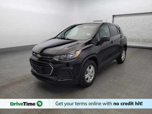Used 2020 Chevrolet Trax LS w/ Tint and Cruise Package AWD/4WD image 1