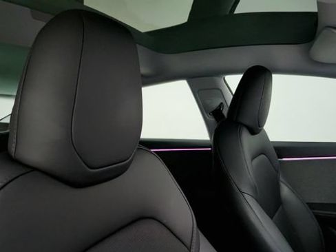 Used 2025 Tesla Model 3 Long Range RWD image 34