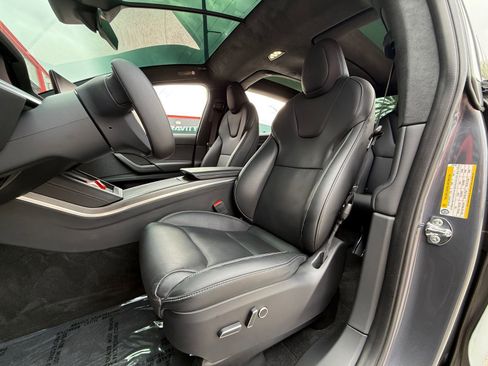 Used 2023 Tesla Model X Plaid image 14