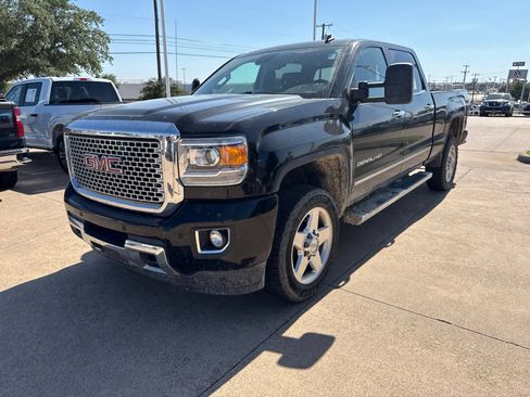 Used 2015 GMC Sierra 2500 Denali w/ Driver Alert Package AWD/4WD image 3