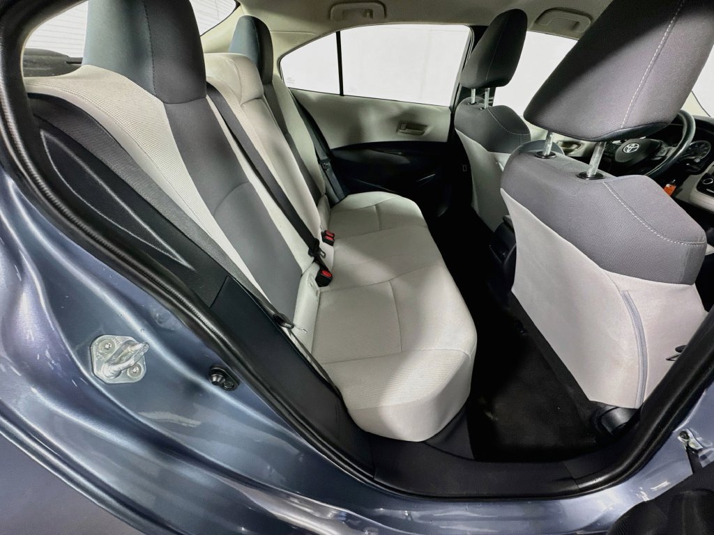 Used 2022 Toyota Corolla LE FWD image 31