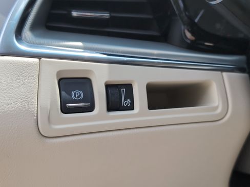 Used 2020 Cadillac XT5 Premium Luxury AWD/4WD image 37