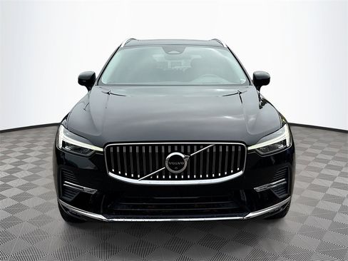 Used 2023 Volvo XC60 B5 Ultimate image 2