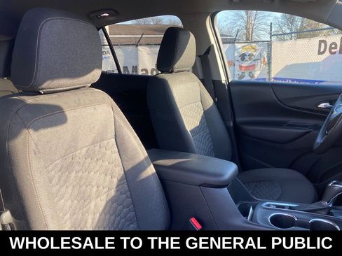 Used 2018 Chevrolet Equinox LT image 16