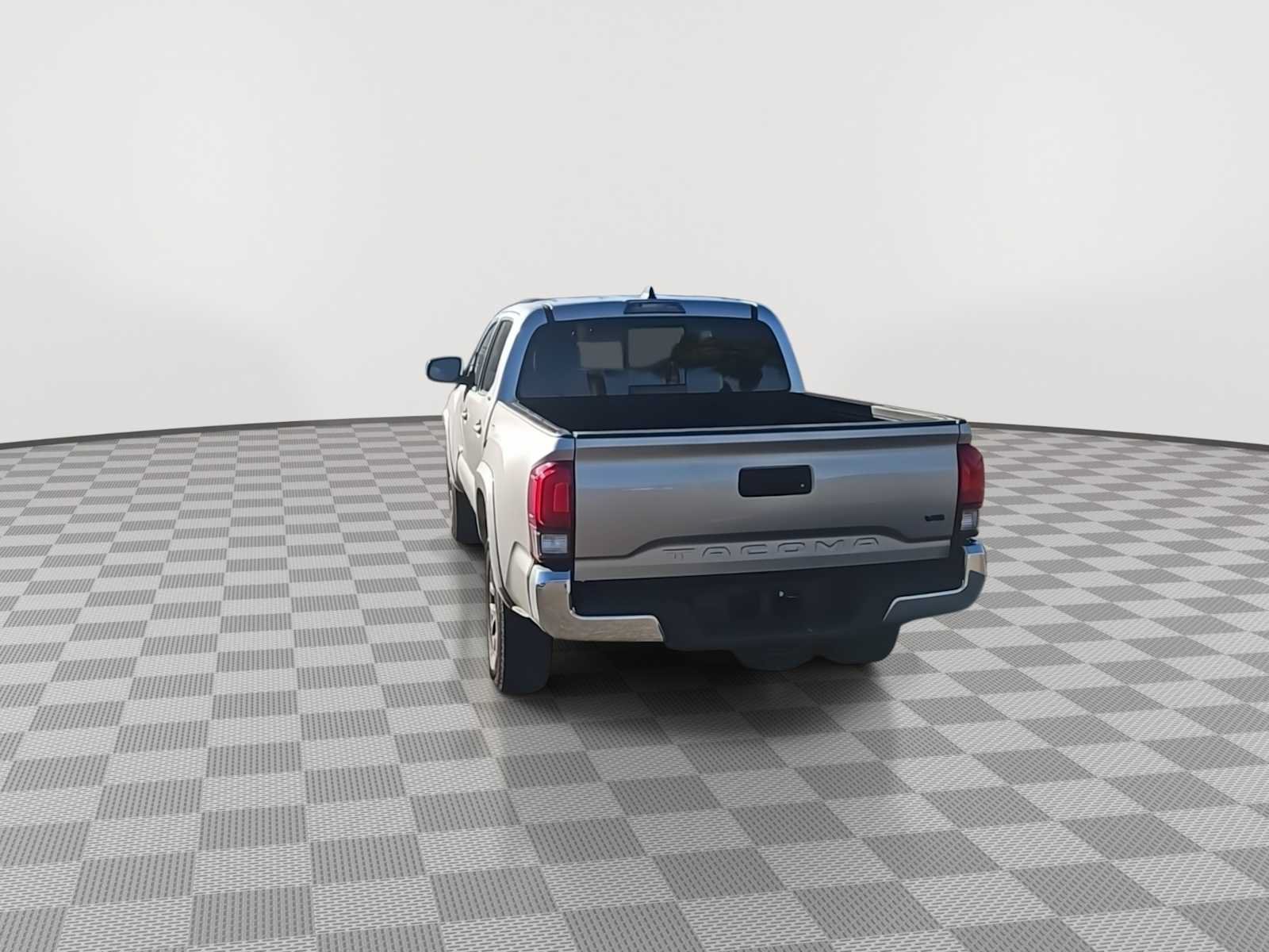 Used 2021 Toyota Tacoma SR5 RWD image 7