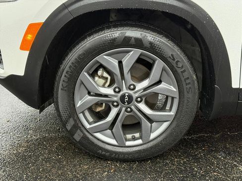 Used 2024 Kia Seltos S image 7