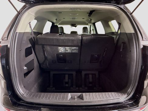 Used 2023 Kia Carnival LX FWD image 33
