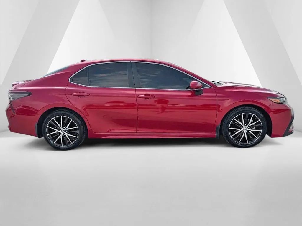 Used 2023 Toyota Camry SE w/ Convenience Package FWD image 8