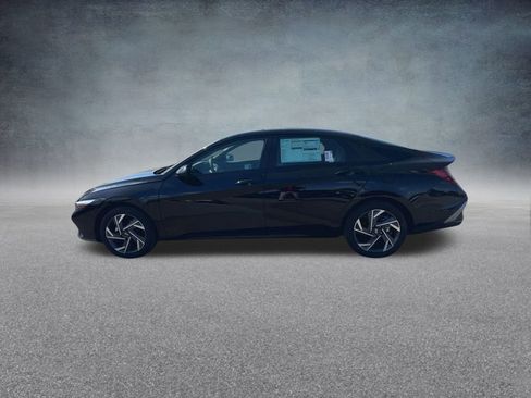 Used 2025 Hyundai Elantra Sport FWD image 15